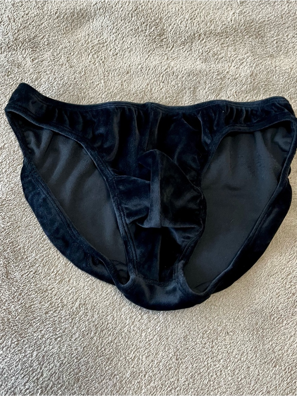 2xist Black Low-Rise Contour Sliq Brief, medium, soft velvet feel - Picture 2 of 6